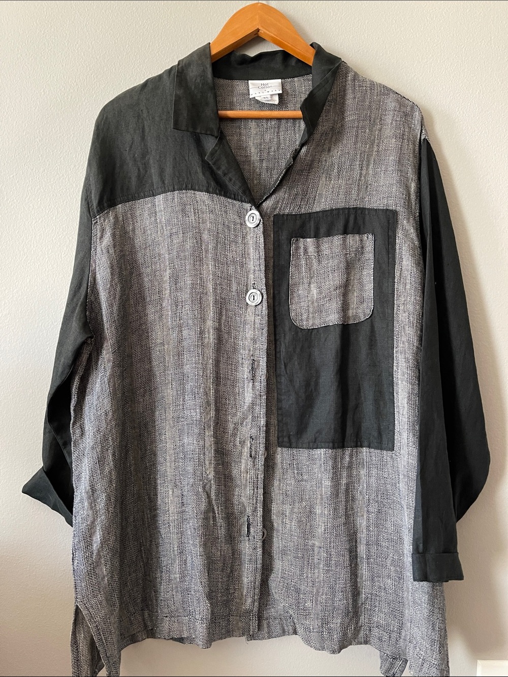 Hot Cotton 100% Linen Two-Tone Button-Down jacket in Black and Gray